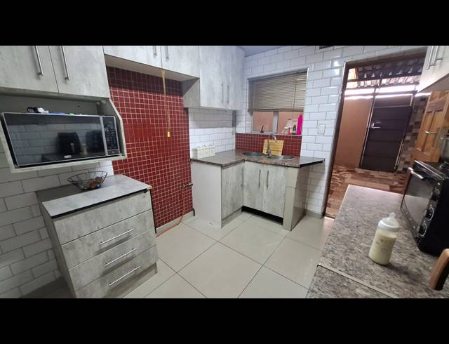 3 BEDROOM FREEHOLD FOR SALE IN WOODLANDS
